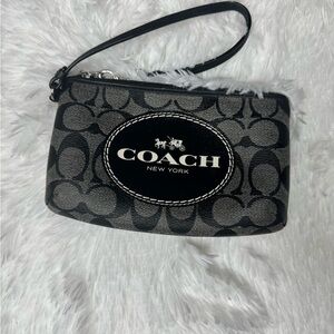 COACH F51783 Horse and Carriage Signature Wristlet – Black/Gray/White